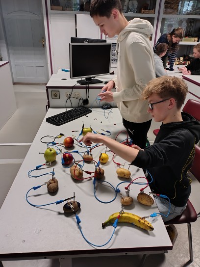 2025-03-28 Projekt Hrabal fyz1